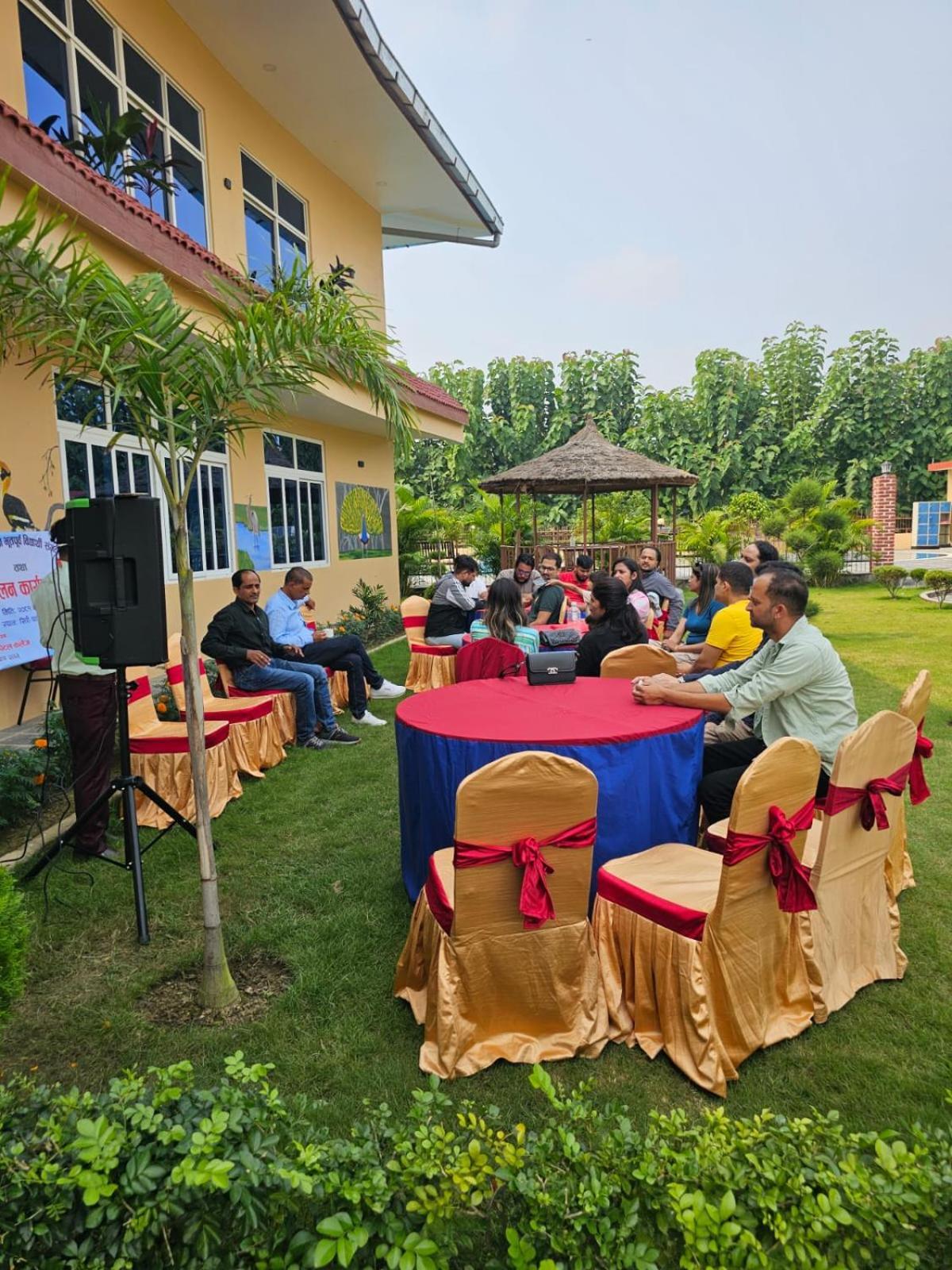 Sisai Park Village Chitwan Eksteriør bilde
