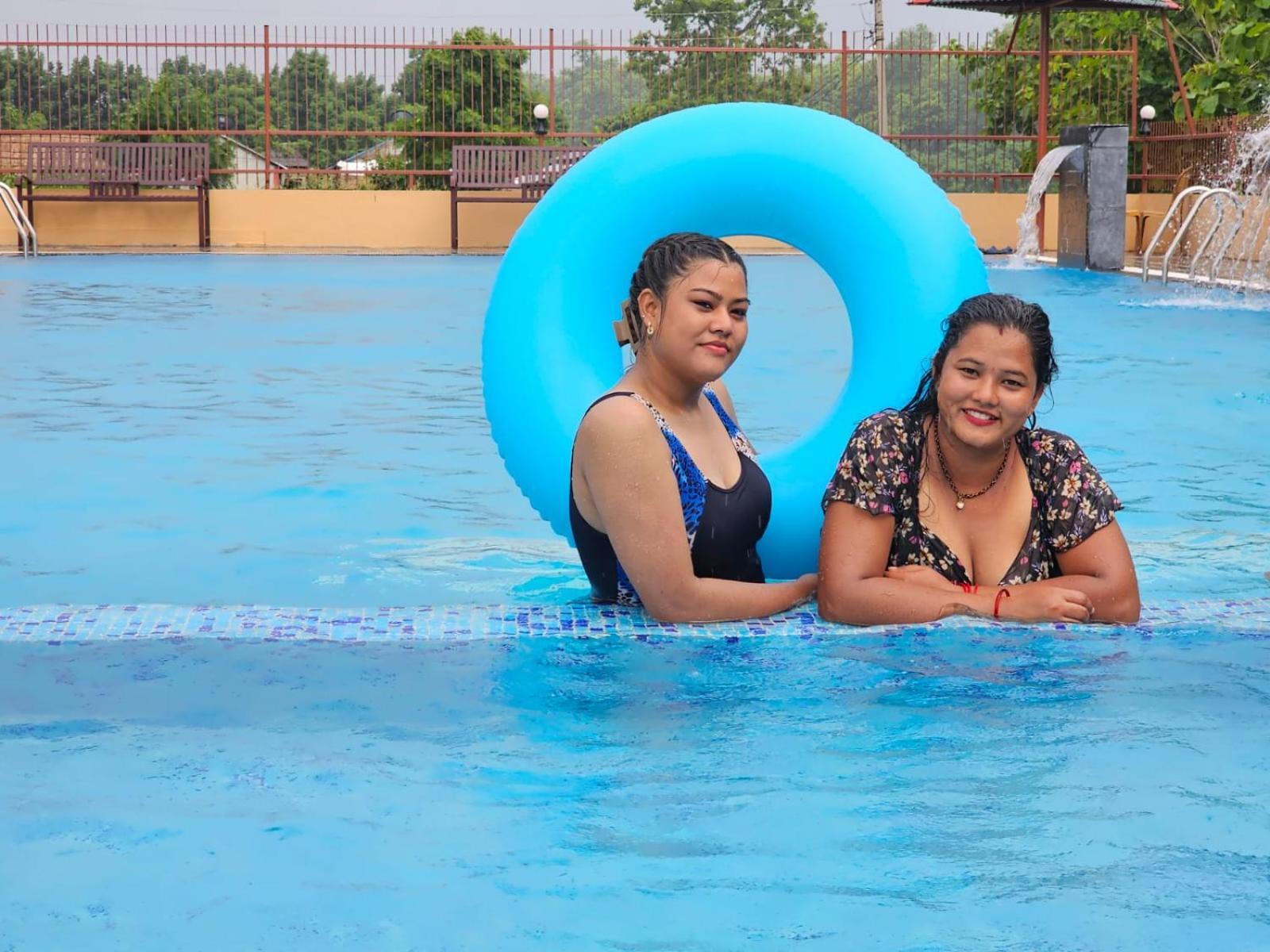 Sisai Park Village Chitwan Eksteriør bilde